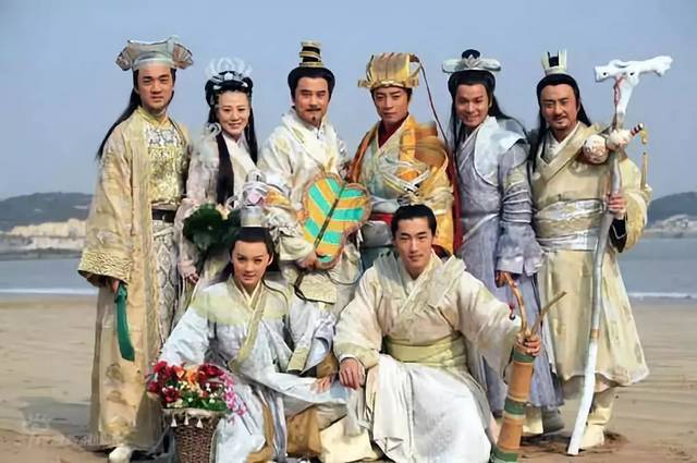 八仙全传的演员表领居疯狂演员表(八仙全传所有演员表)