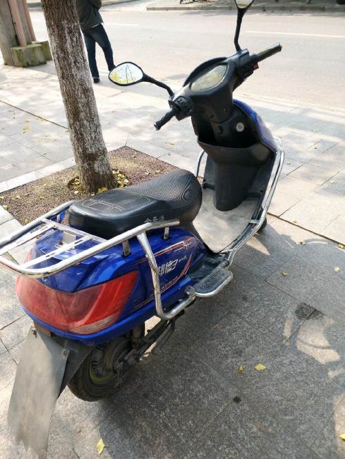 附近电瓶勾车电话(找附近的电动车)
