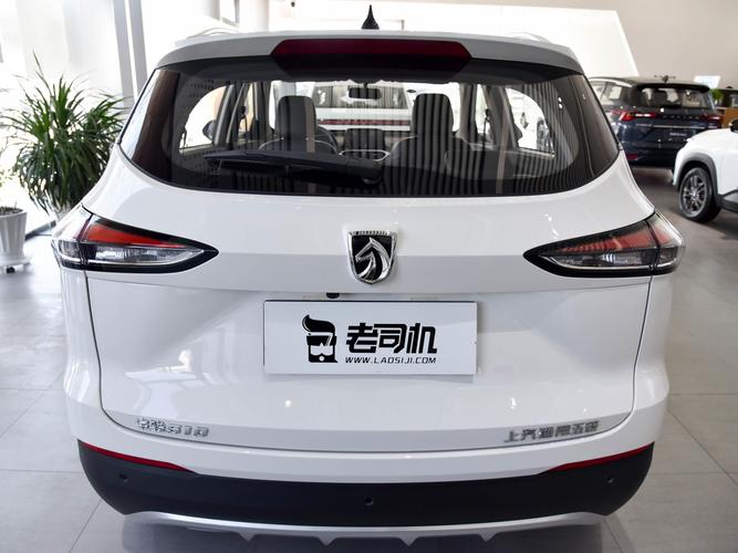 女士自动挡小型车(女士自动挡小型车58万suv)