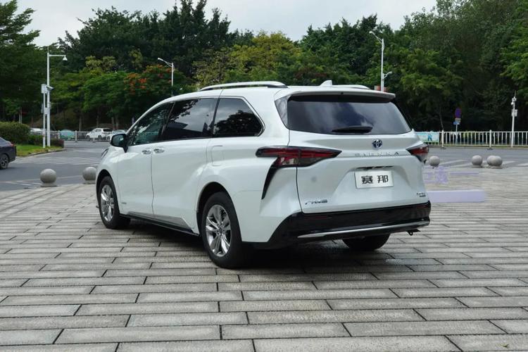 七座油电混合车型(七座油电混合车型推荐20万左右)