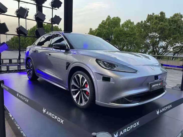 华为电动车能跑多少公里(华为电动车1000公里)