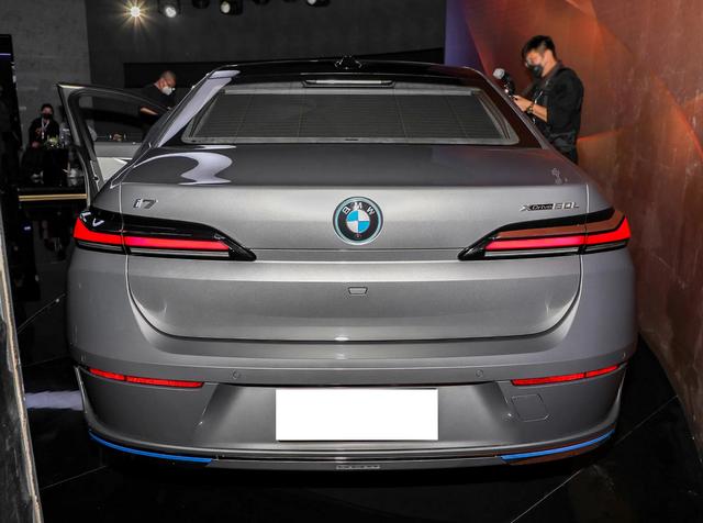 宝马i7纯电动车(宝马i7纯电动车价格及图片)