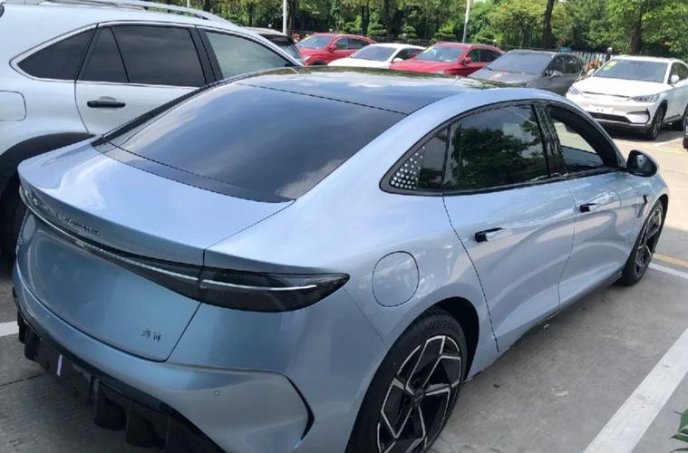 2023款比亚迪海豹报价(比亚迪海豹新能源汽车)