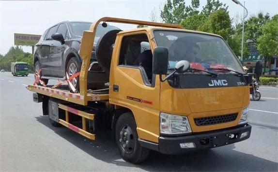 怎么叫拖车服务电话(附近拖车24小时服务热线电话)