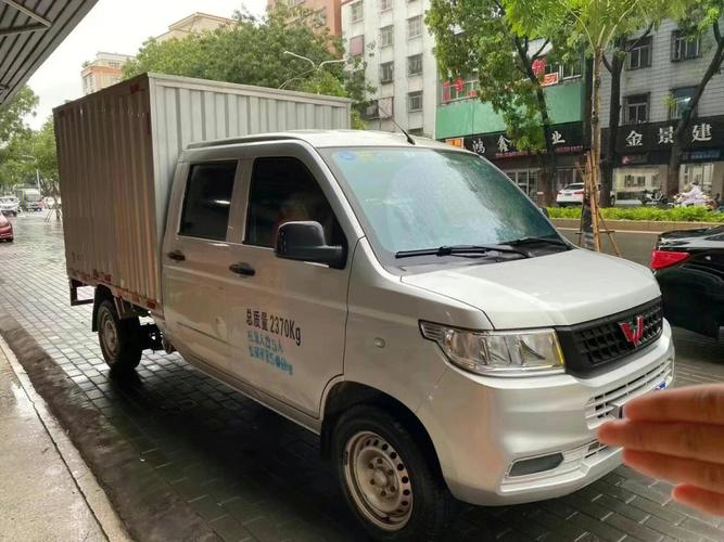 五菱双排小货车1.5(五菱双排小货车15l)