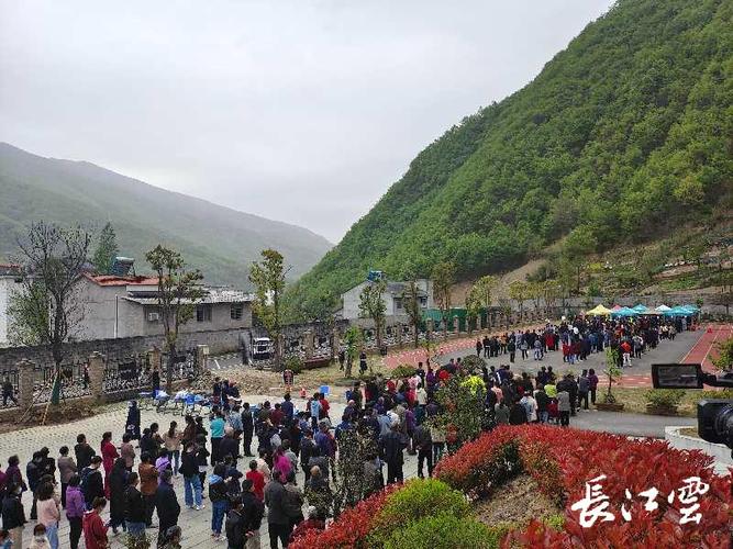 神龙架村官待遇(神龙架有多少个镇)