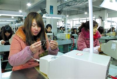 西安信泰操作工待遇(西安信泰电子员工图片)