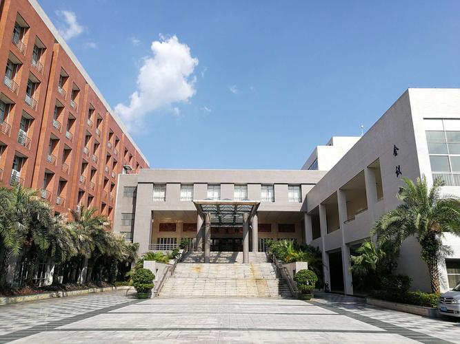 广东城建学院教师待遇怎么样(广东城建学院多大)