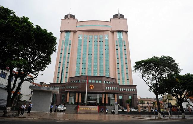 南宁市中级人民法院待遇(南宁市中级法院上班时间)