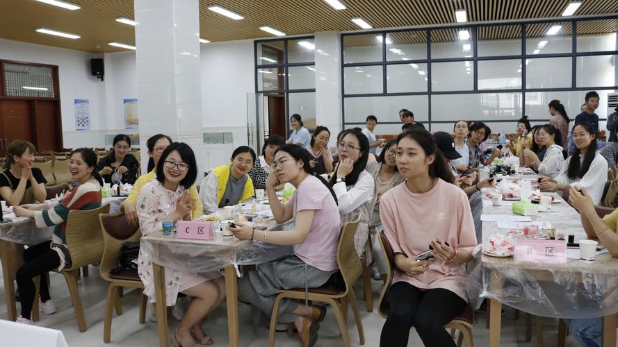 厦门实验中学教师待遇(厦门实验中学老师)