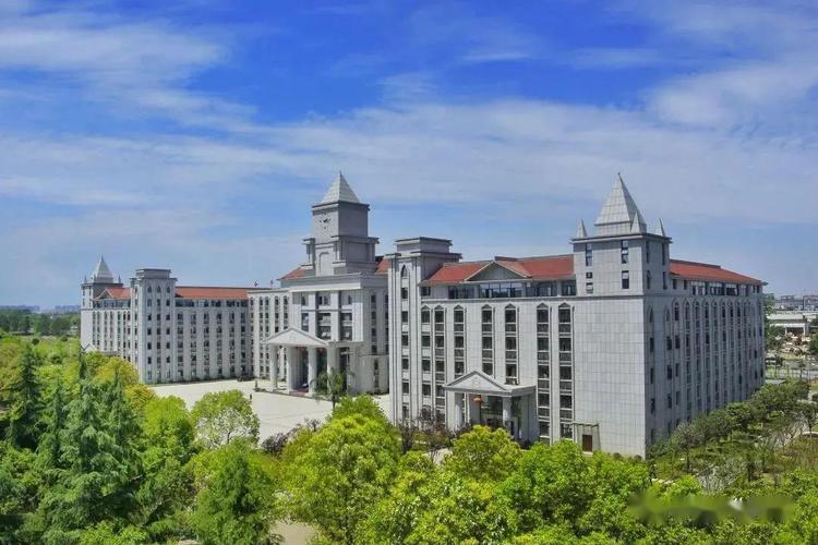 川大锦城学院教师待遇(四川大学锦城学院招聘网)