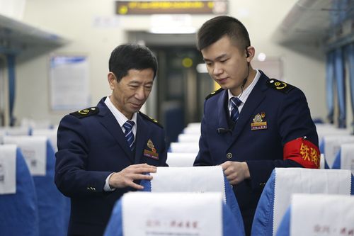 朝阳铁路员工工资待遇(辽宁朝阳铁路客服中心)