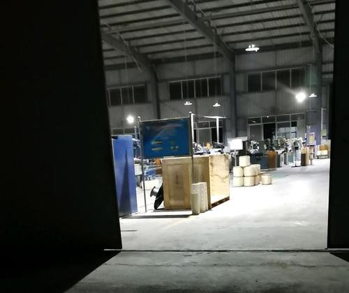 铝材厂工资待遇(铝材厂累不累?)
