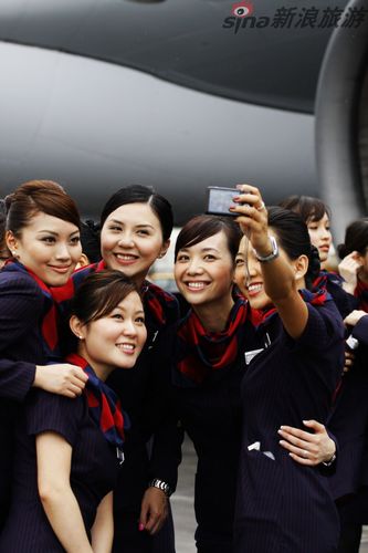 港龙航空空姐待遇(港龙航空女婿)