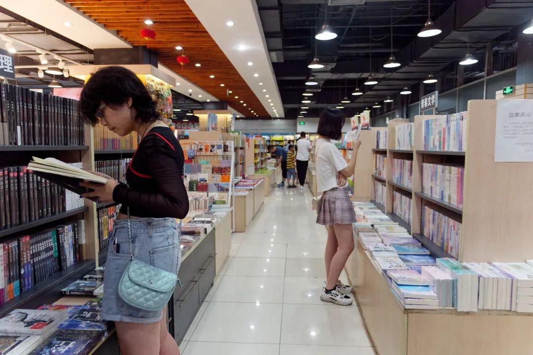 昆明新华书店待遇(昆明新华书店招聘官网成绩)