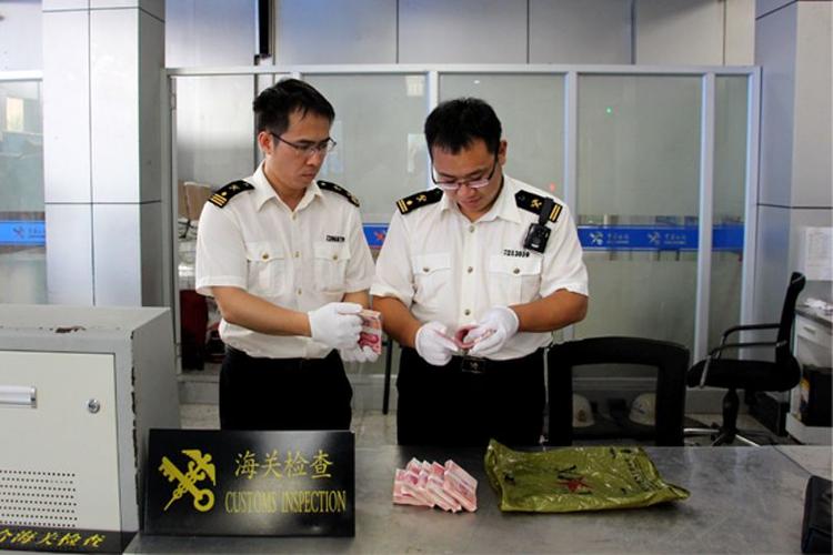 东兴海关待遇(东兴口岸海关工作人员)