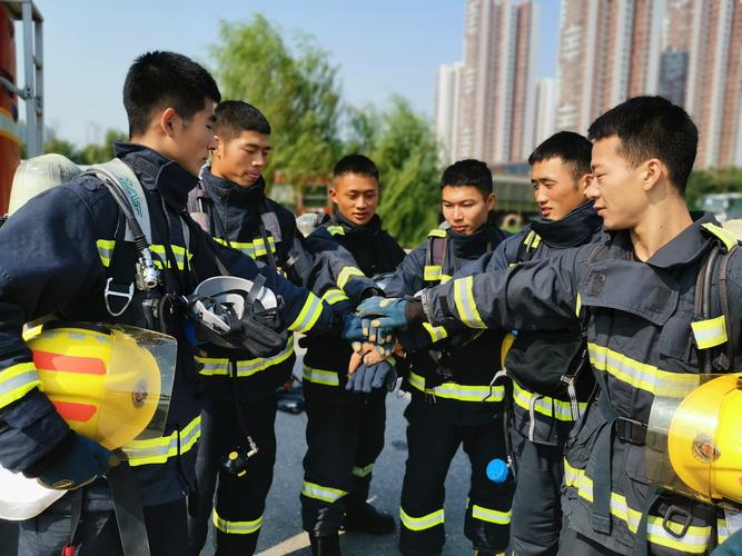 消防总队大学生待遇(大学毕业去消防队待遇如何)