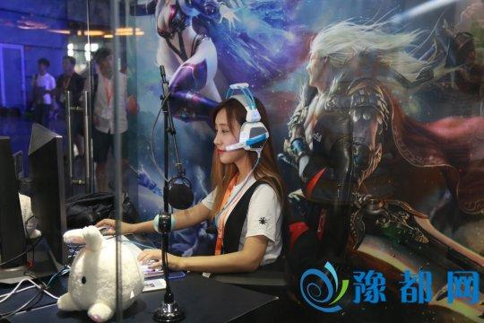 娱乐项目现场直播资讯-{下拉词