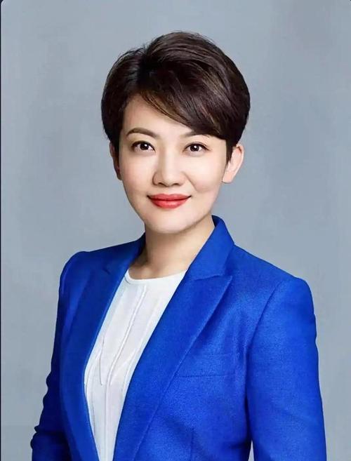 美女记者中国娱乐资讯网(cctv10美女记者)