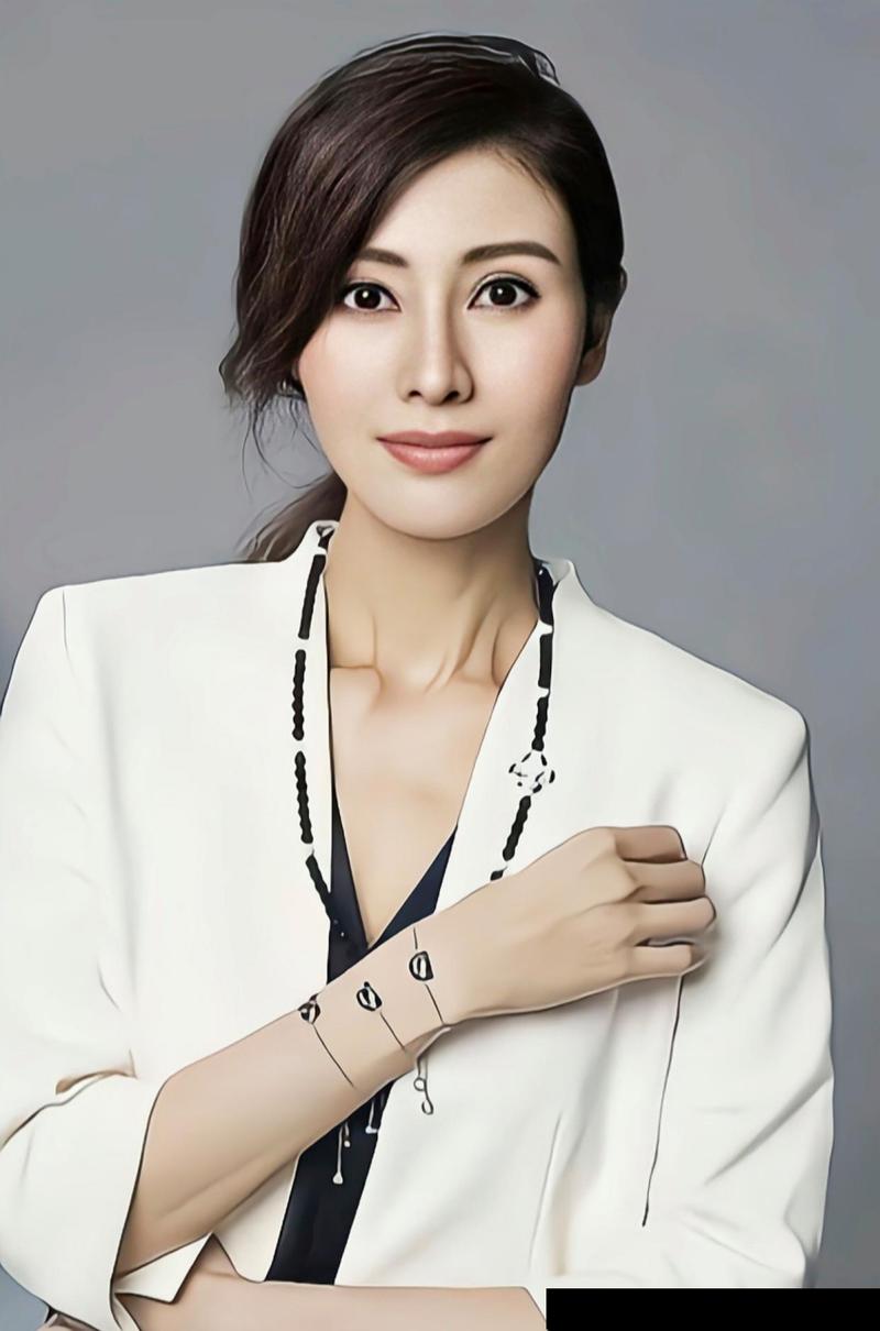 李嘉欣娱乐资讯视频-{下拉词