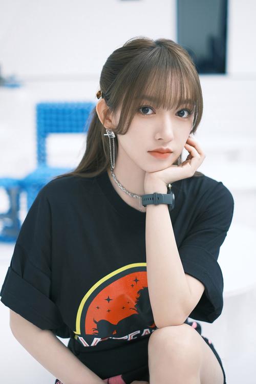程潇娱乐资讯-{下拉词