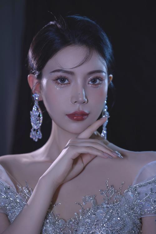 娱乐资讯妆容模板图片素材(娱乐资讯全盘点)